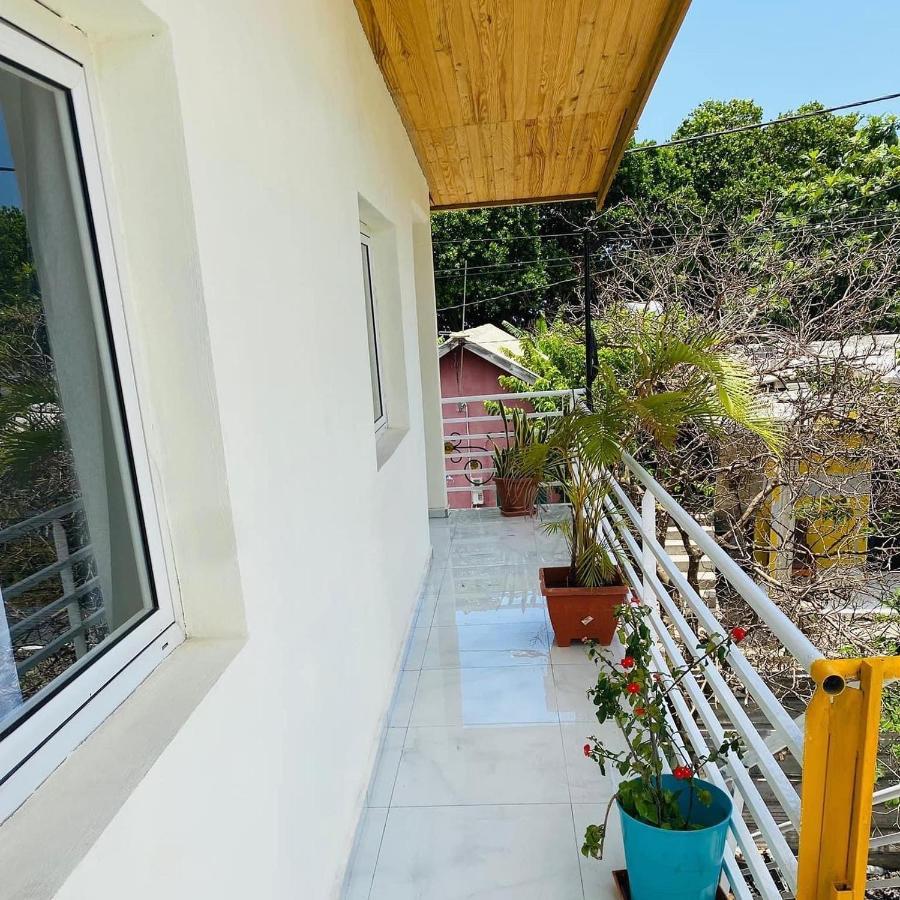 La Vue De Haut- T3 Avec Vue Imprenable Sur La Mer Villa Boueni Dış mekan fotoğraf